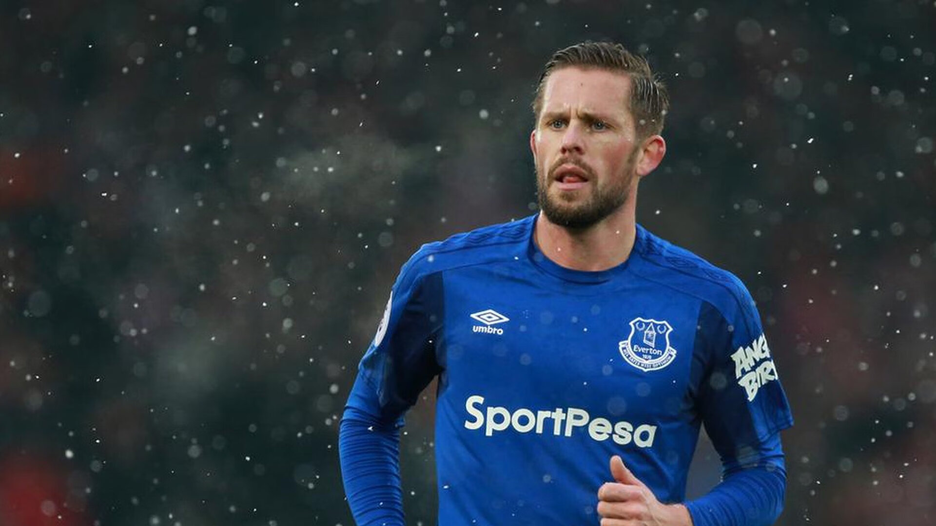 英超焦点战利物浦主场战平曼城，萨拉赫关键破门当选全场最佳，英超联赛 利物浦